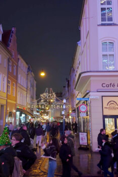 Nyfiken På julmarknaden i Rostock thumbnail 1